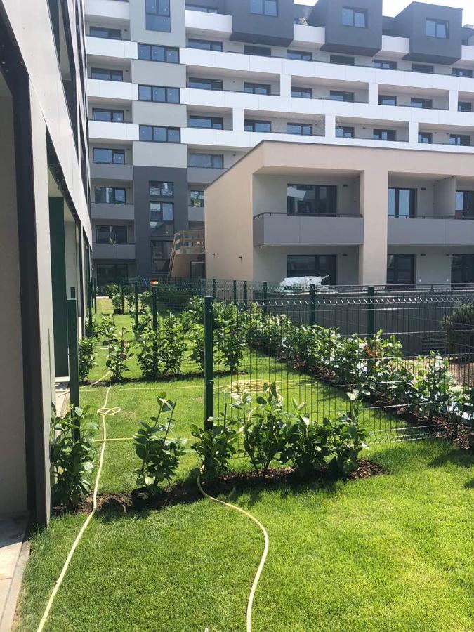 Garden Apartman Radnica - Private Parking Included 코시체 외부 사진