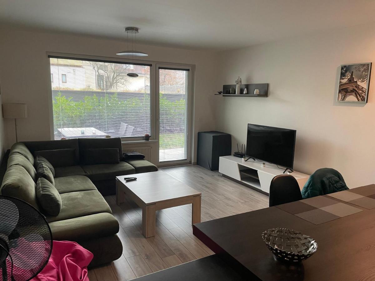 Garden Apartman Radnica - Private Parking Included 코시체 외부 사진