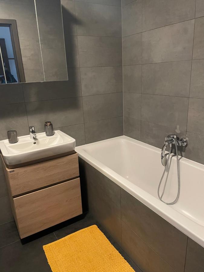 Garden Apartman Radnica - Private Parking Included 코시체 외부 사진